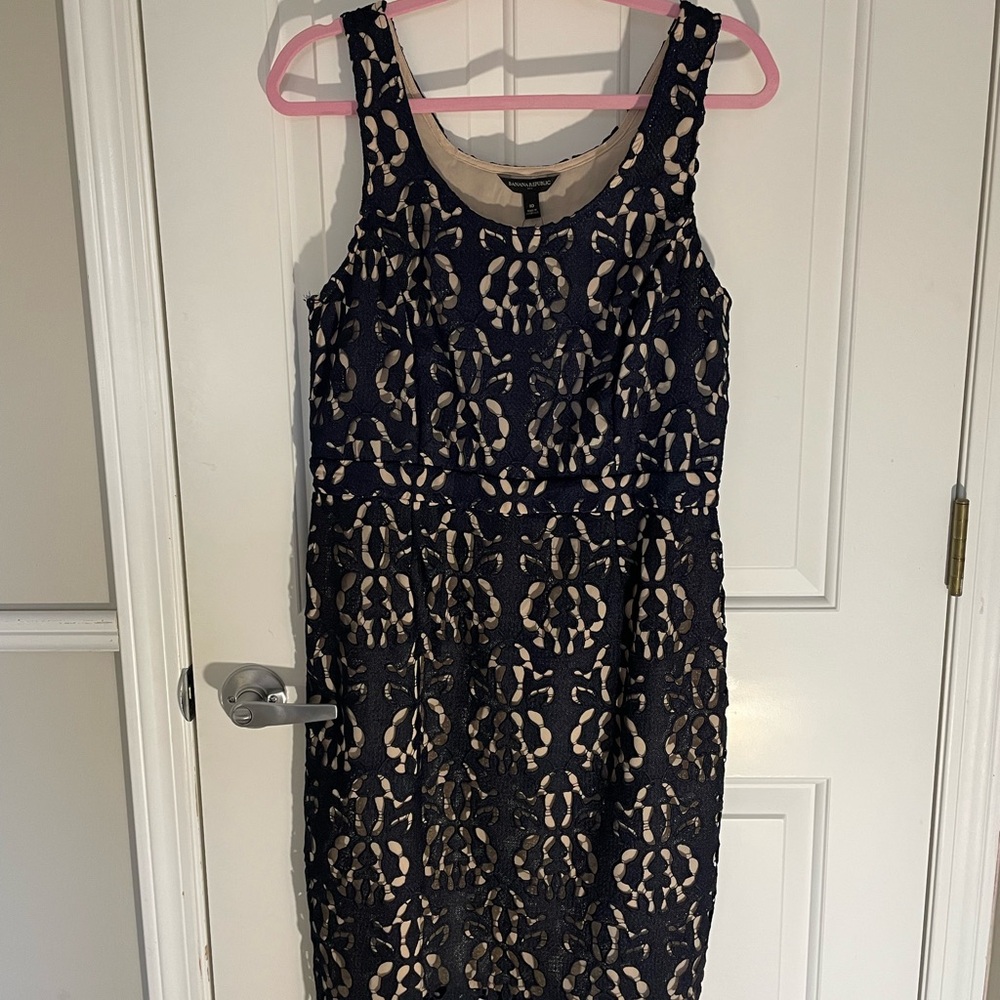 NWT Women’s Banana Republic navy cutout lace shift dress size 10